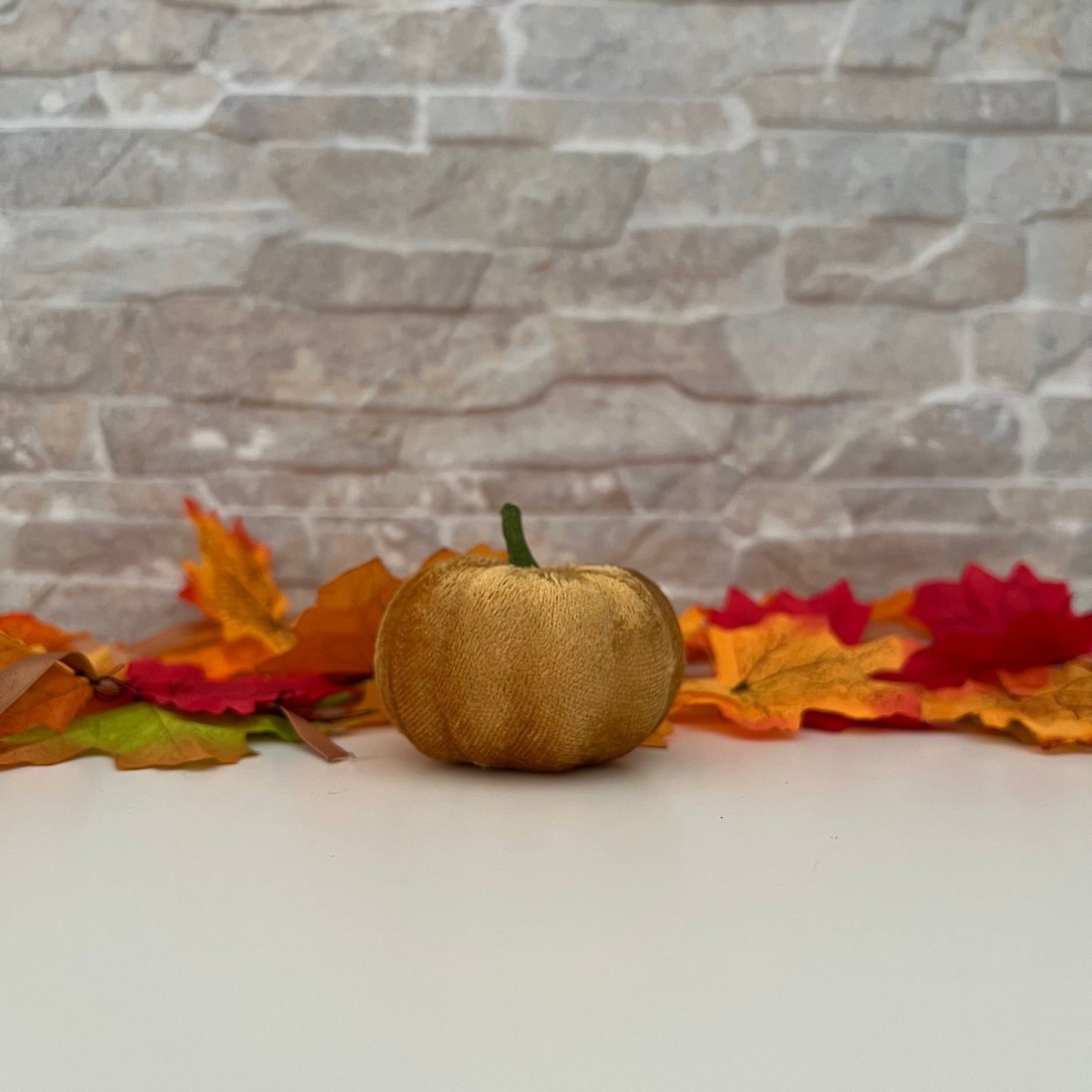 Zucca decorativa in velluto beige