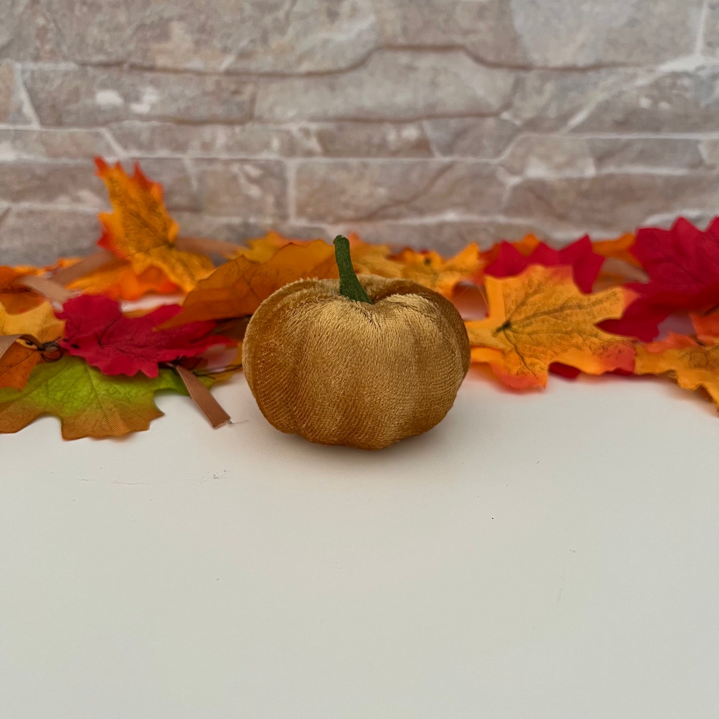 Zucca decorativa in velluto beige