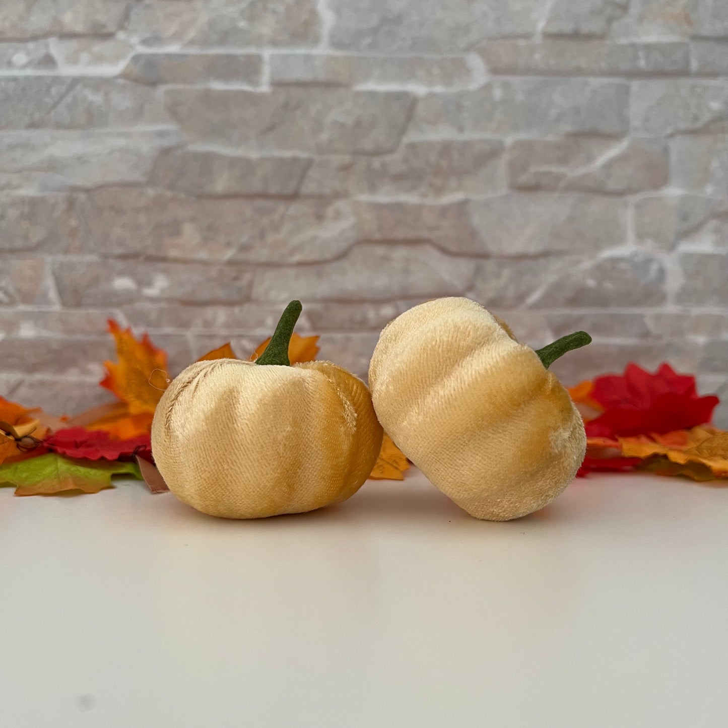 Zucca decorativa in velluto panna