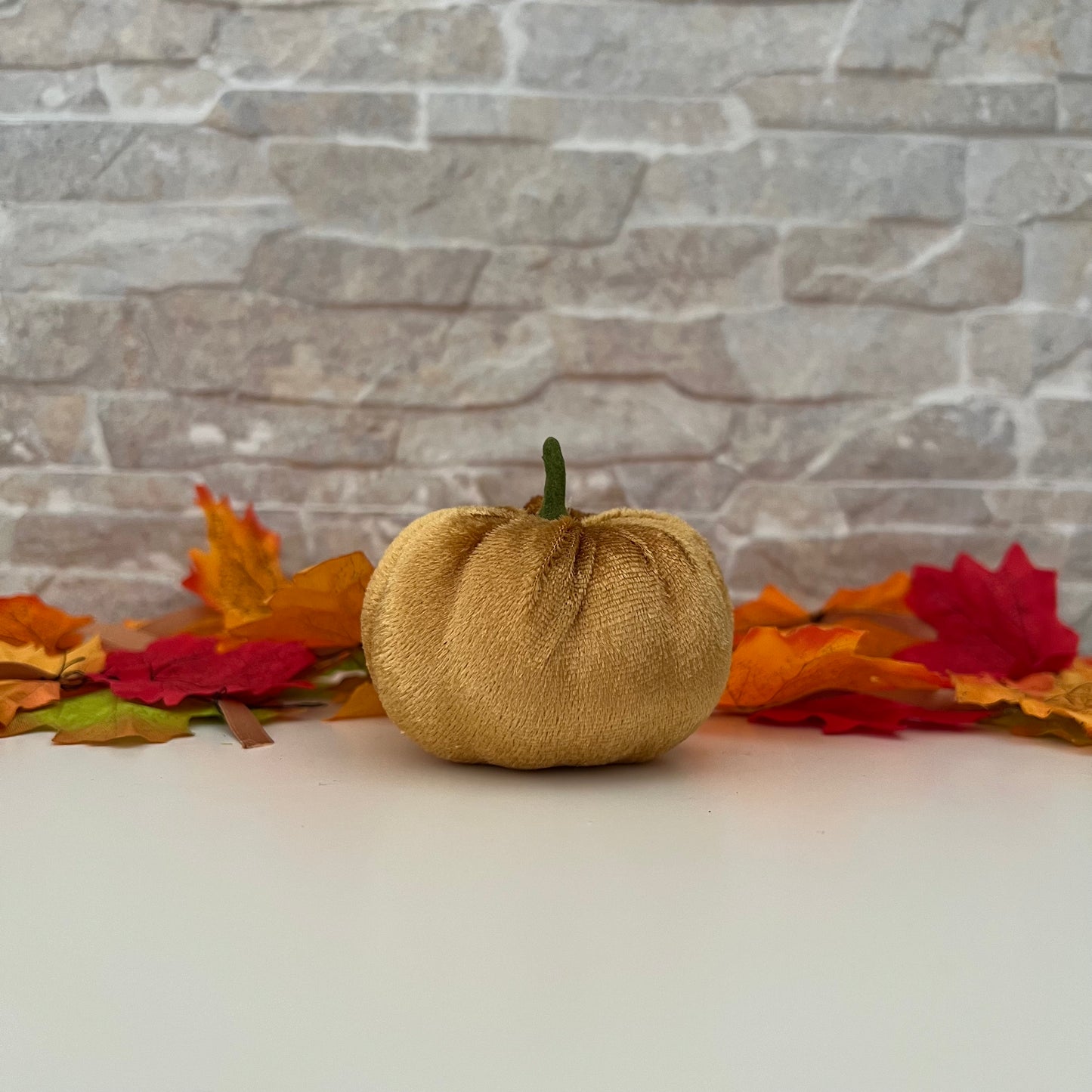 Zucca decorativa in velluto beige