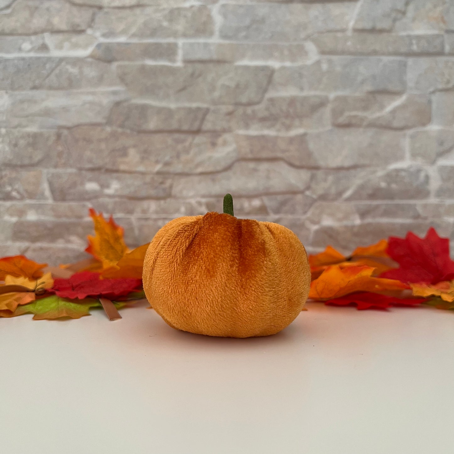 Zucca decorativa in velluto arancio