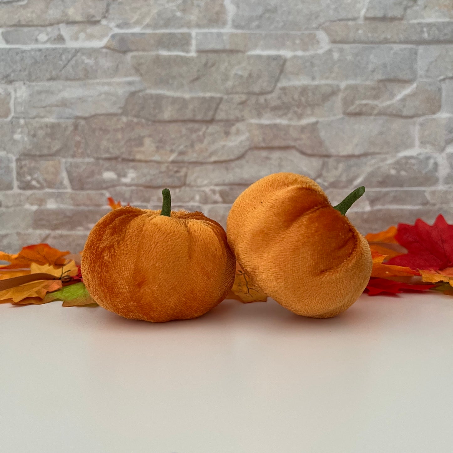 Zucca decorativa in velluto arancio